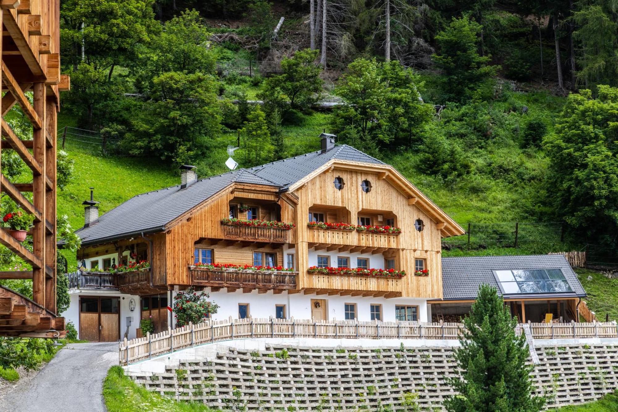 Farm Chalet Jusciara Badia  Exteriör bild