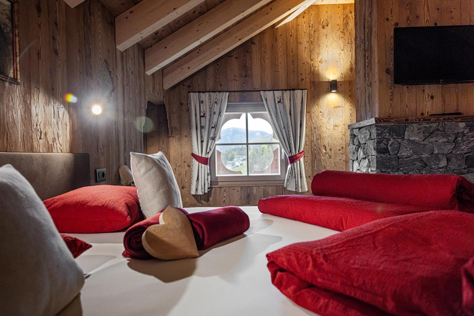 Farm Chalet Jusciara Badia  Exteriör bild